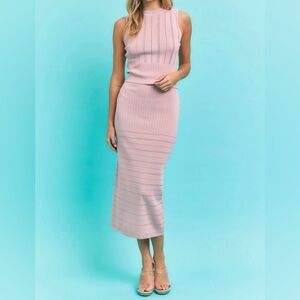 Elegant Pink Knit Midi Dress